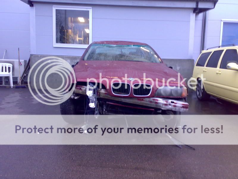 http://i335.photobucket.com/albums/m476/mahmudix/Bmw%20E39/05122007037.jpg