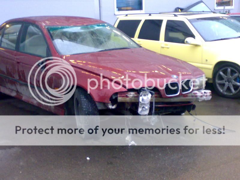 http://i335.photobucket.com/albums/m476/mahmudix/Bmw%20E39/05122007039.jpg